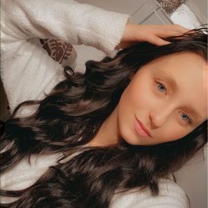 Meet your Posher, Laurie